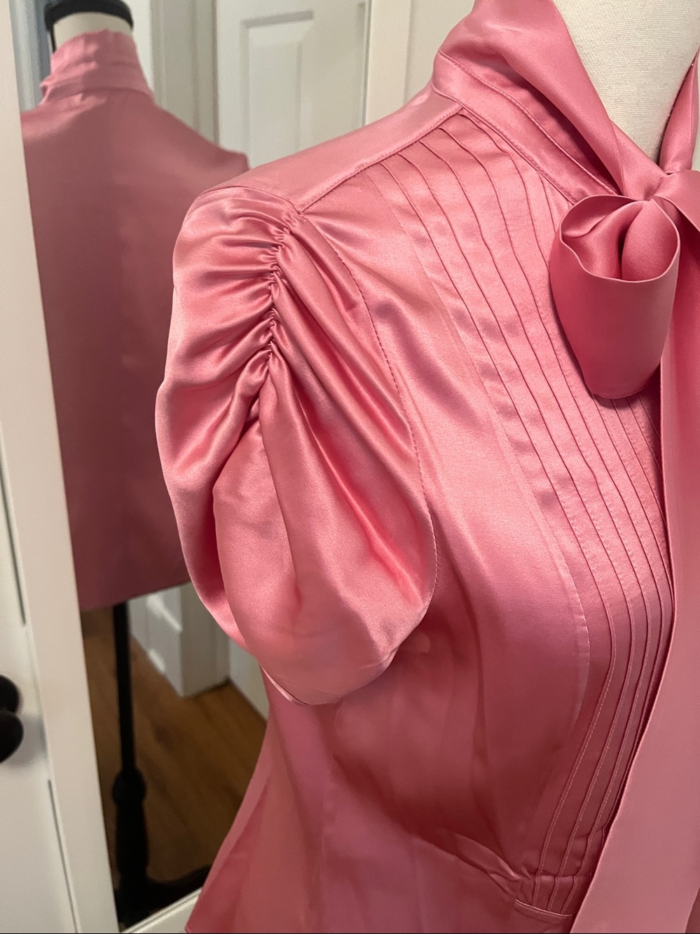 Rena Lange Hammered Silk Button Up Bow Tie Blouse Deep Pink Short Puff Sleeves - Picture 4 of 10